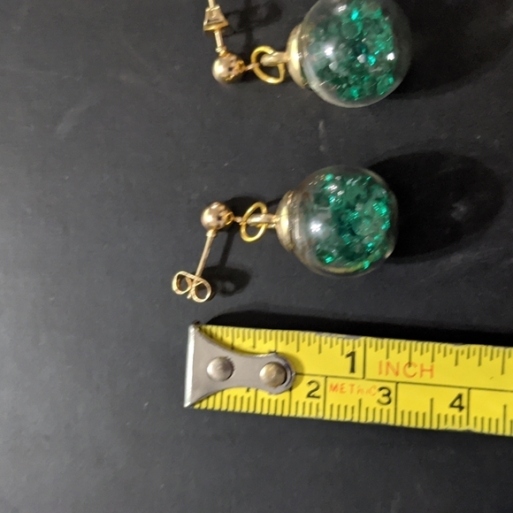 Gold Tone Green Crystal Filled Balls Dangle Drop Statement Earrings - Picture 3 of 3